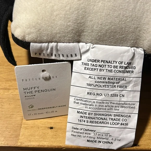 Pottery Barn Muffy The 🐧 Penguin Pillow BNWT - Picture 3 of 4